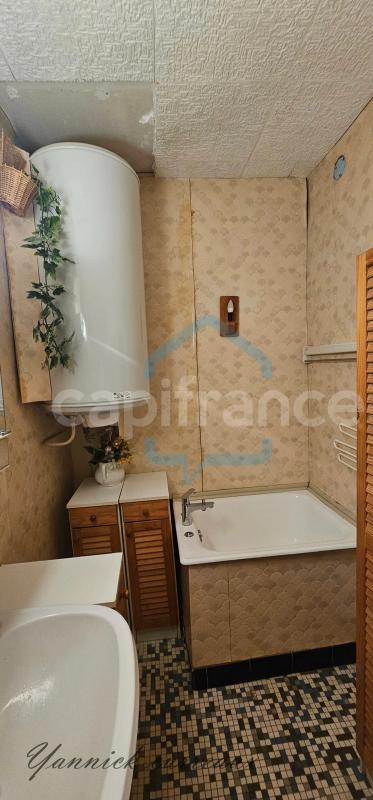 Maison - 244 m² - 9 pièces