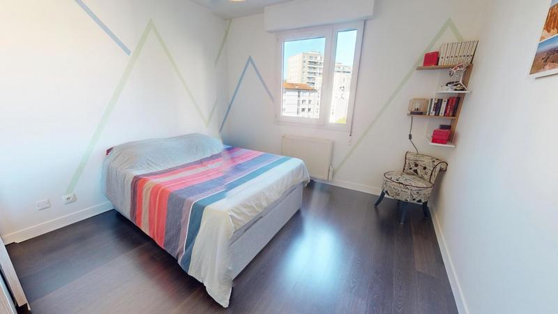 Appartement - 77 m² - 3 pièces