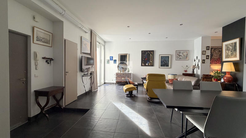 Appartement - 99 m² - 5 pièces