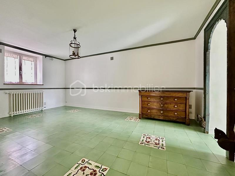 Maison - 241 m² - 10 pièces