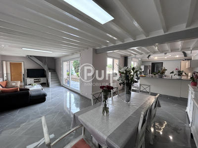 Corps de ferme - 207 m² - 7 pièces