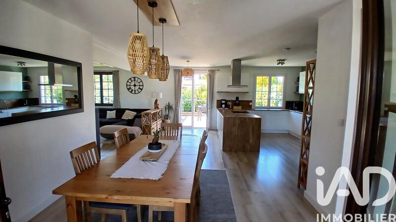 Maison - 136 m² - 6 pièces