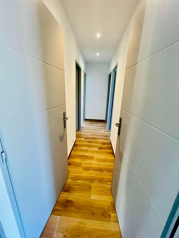 Maison - 99 m² - 5 pièces