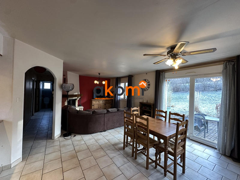 Maison - 121 m² - 8 pièces