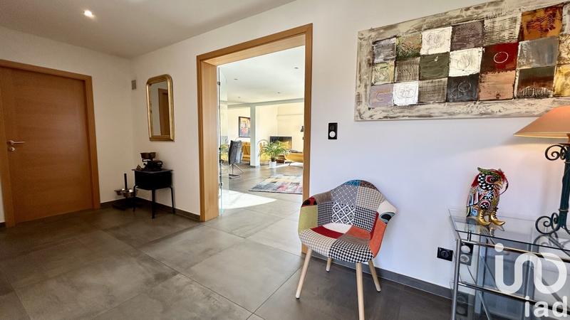 Maison - 217 m² - 6 pièces