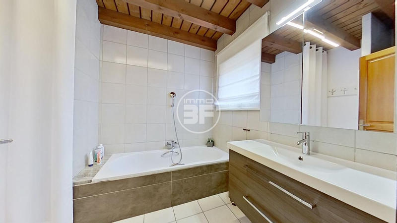 Maison - 196 m² - 7 pièces