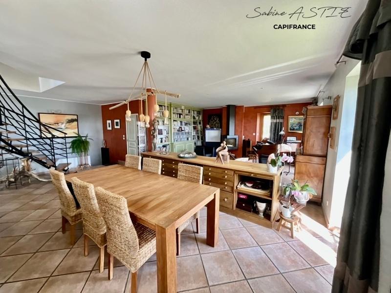 Maison - 185 m² - 6 pièces