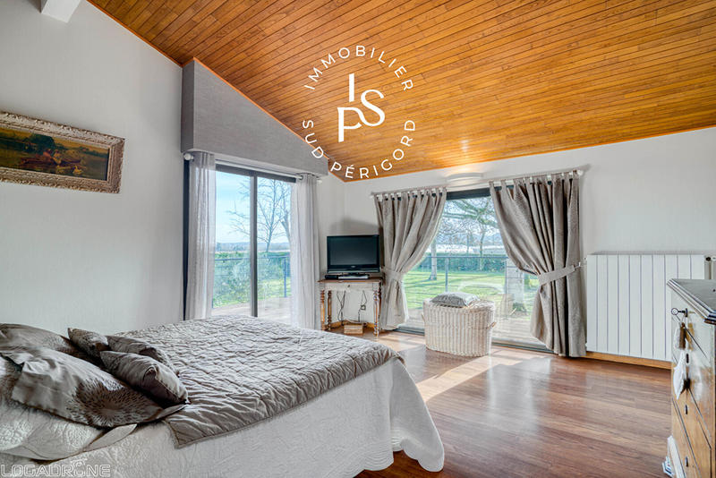 Maison - 209 m² - 6 pièces