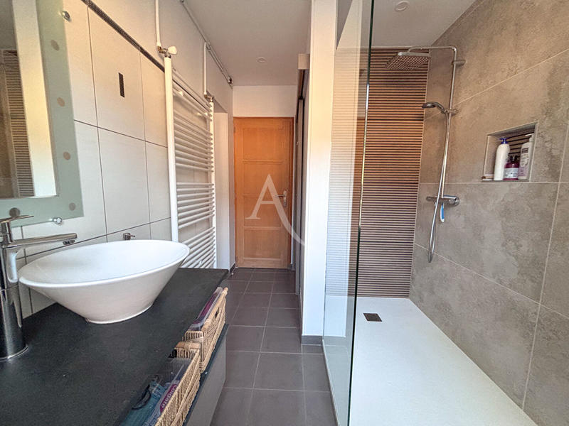 Maison - 186 m² - 6 pièces