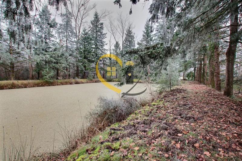 Terrain inconstructible - 10 477 m²