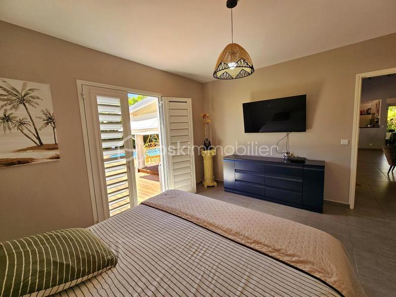 Maison - 177 m² - 7 pièces