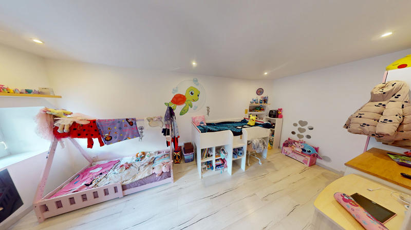 Appartement - 82 m² - 4 pièces