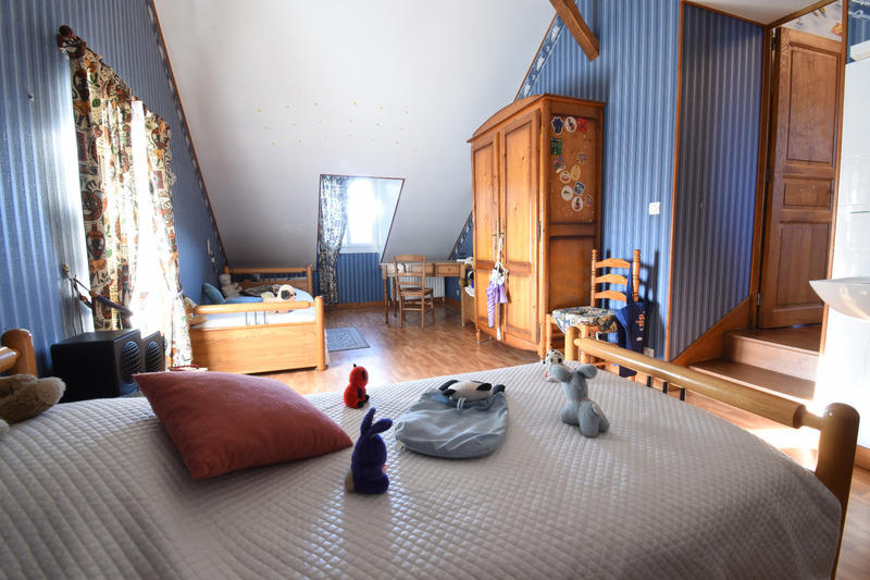 Maison - 220 m² - 10 pièces