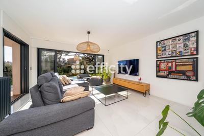 Maison - 180 m² - 5 pièces