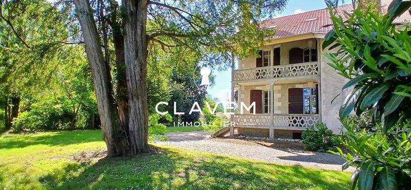 Maison - 350 m² - 15 pièces