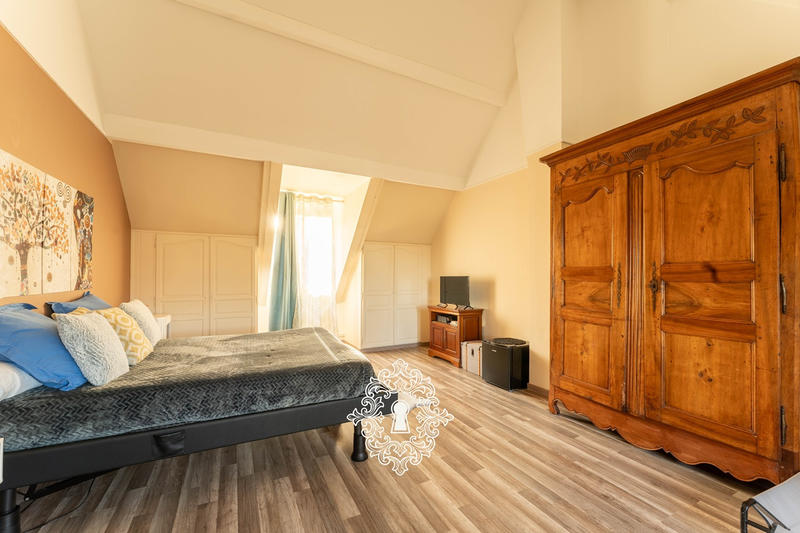 Maison - 195 m² - 7 pièces