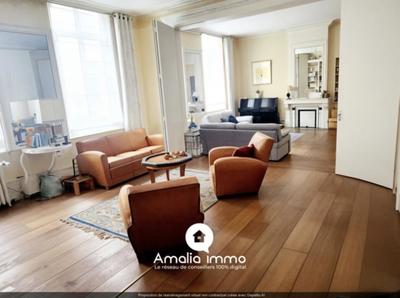 Demeure - 374 m² - 12 pièces