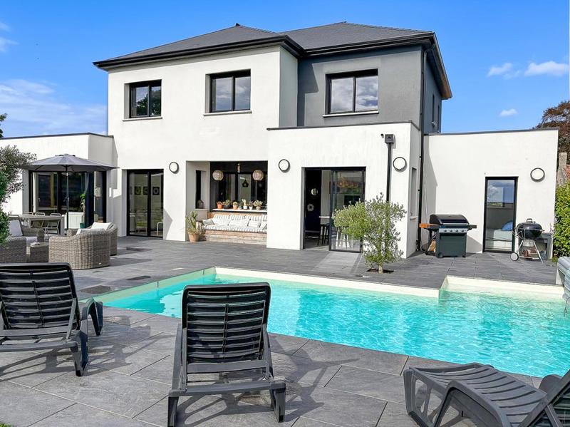 Maison - 185 m² - 6 pièces