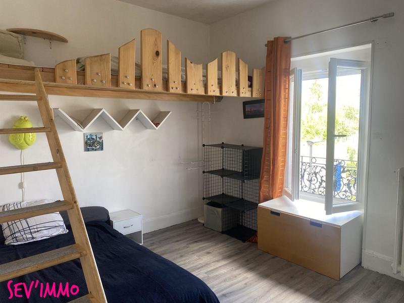 Maison - 183 m² - 7 pièces