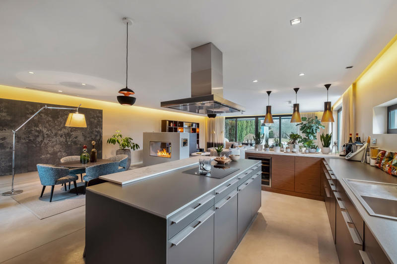 Maison - 203 m² - 6 pièces