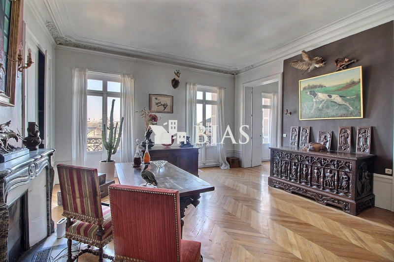 Appartement - 165 m² - 5 pièces