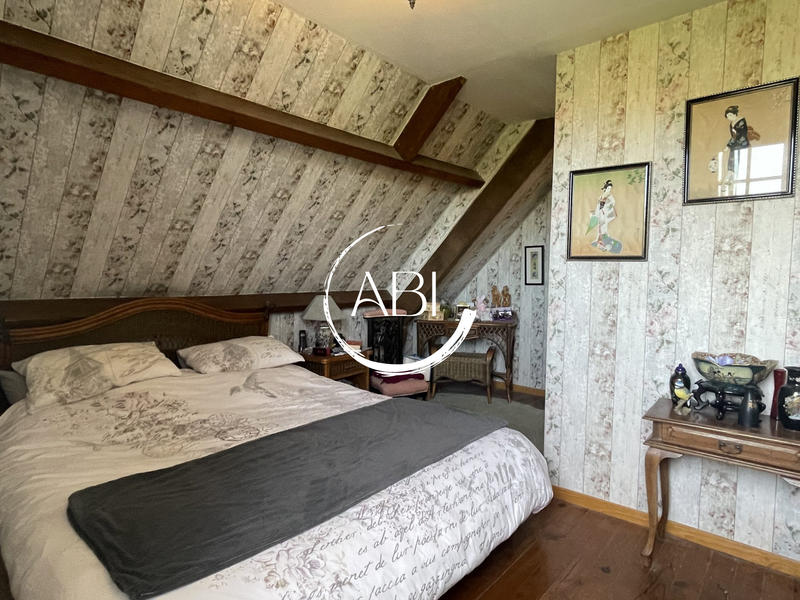 Maison traditionnelle - 130 m² - 6 pièces