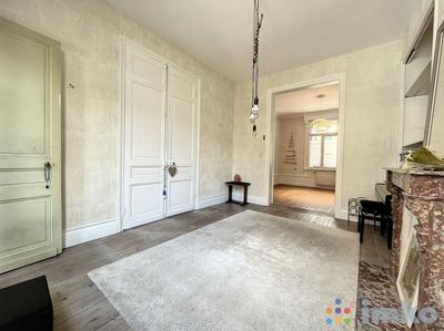 Maison - 215 m² - 7 pièces