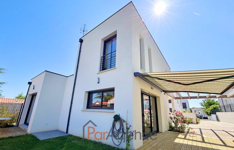 Maison - 104 m² - 4 pièces