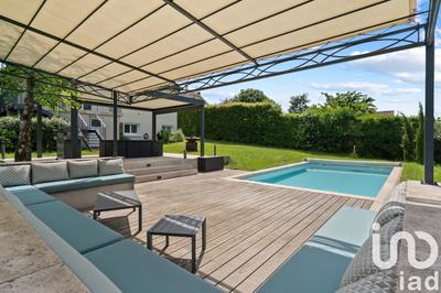 Maison - 251 m² - 6 pièces