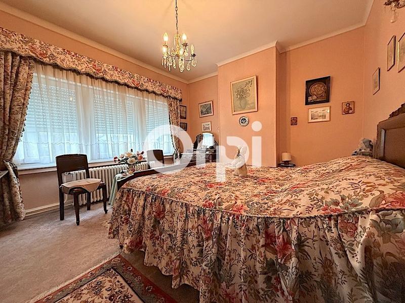 Maison - 206 m² - 7 pièces