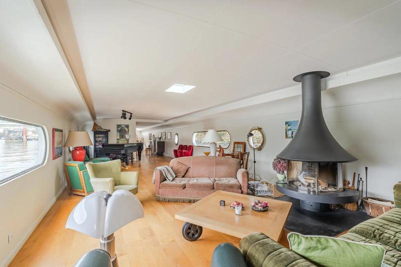 Maison - 250 m² - 7 pièces