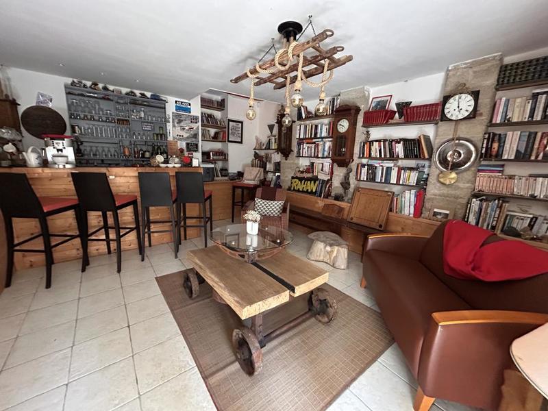 Mas - 273 m² - 10 pièces