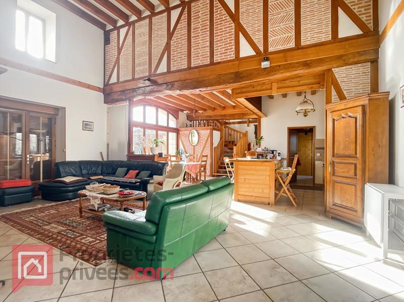 Maison - 260 m² - 9 pièces
