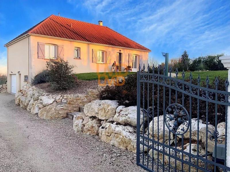 Maison - 247 m² - 5 pièces