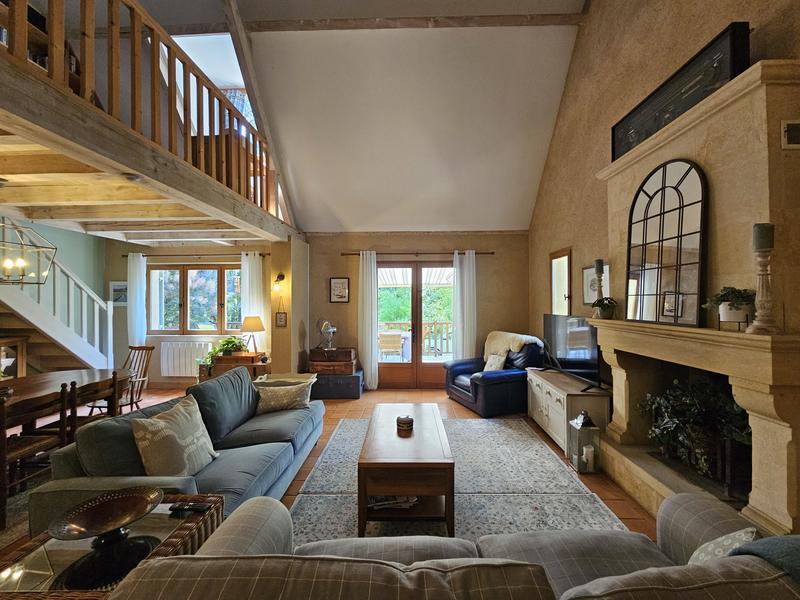 Maison traditionnelle - 158 m² - 9 pièces