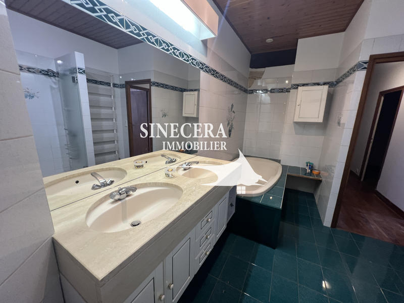 Maison de village - 186 m² - 7 pièces