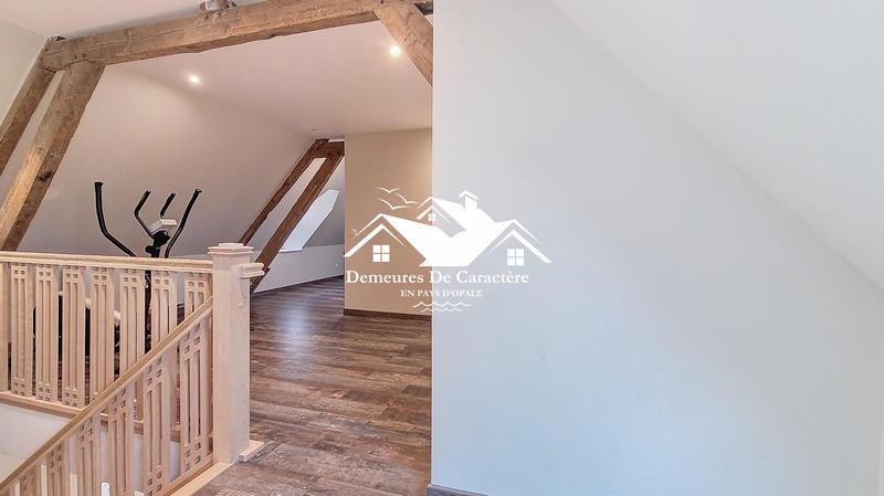 Maison - 360 m² - 12 pièces