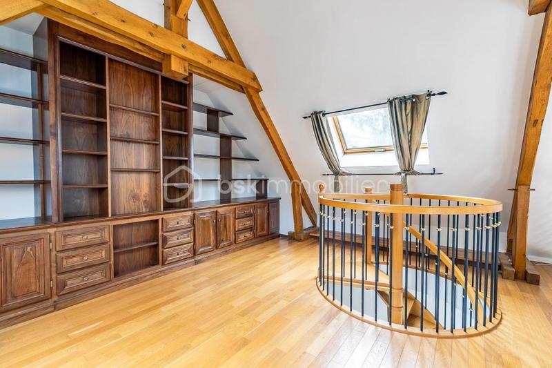Propriété - 453 m² - 9 pièces