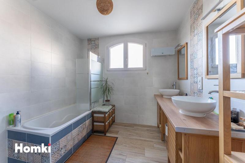 Maison - 171 m² - 8 pièces