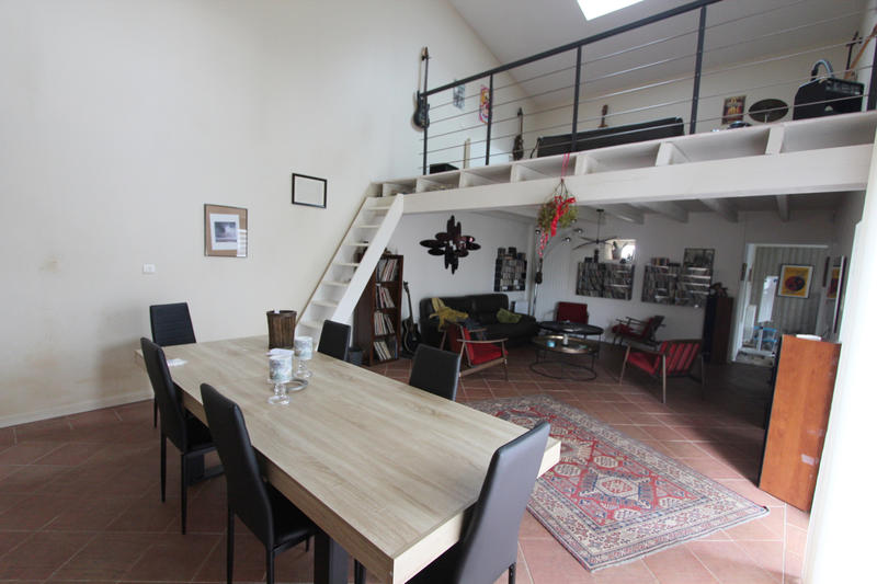 Maison - 225 m² - 7 pièces