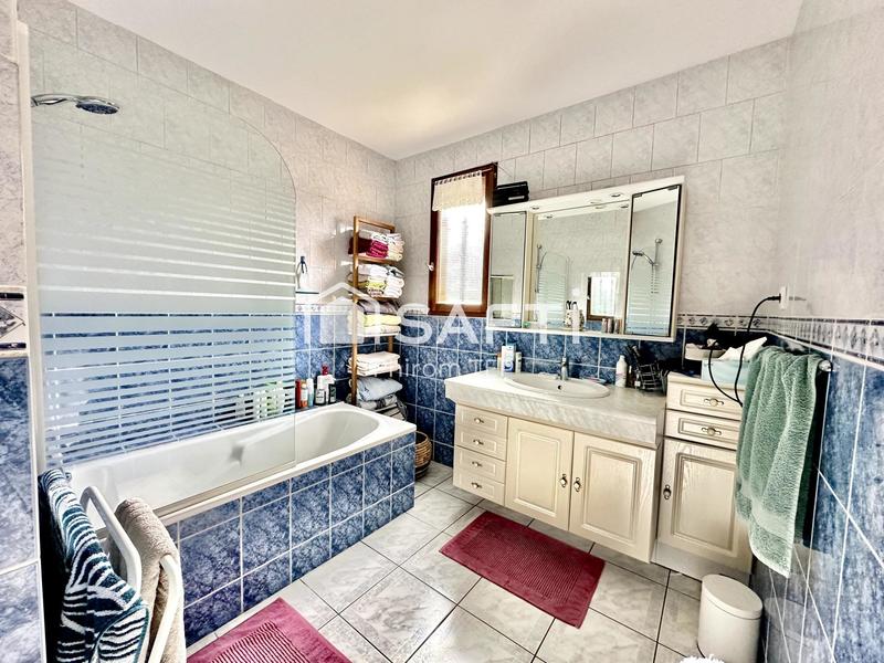 Maison - 100 m² - 4 pièces