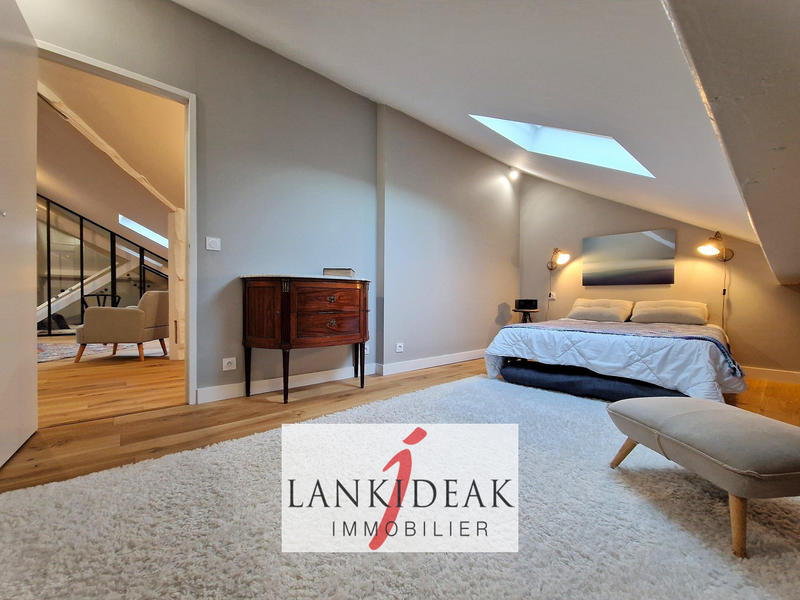 Duplex - 188 m² - 6 pièces