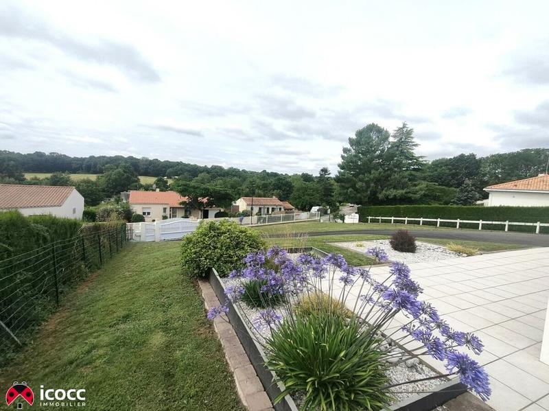 Maison - 142 m² - 8 pièces