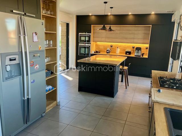 Maison - 200 m² - 6 pièces