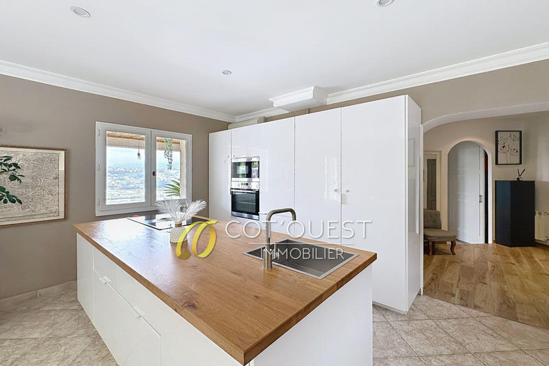 Maison - 226 m² - 6 pièces