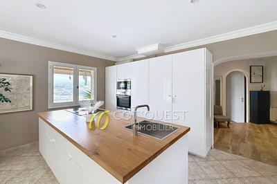 Maison - 226 m² - 6 pièces