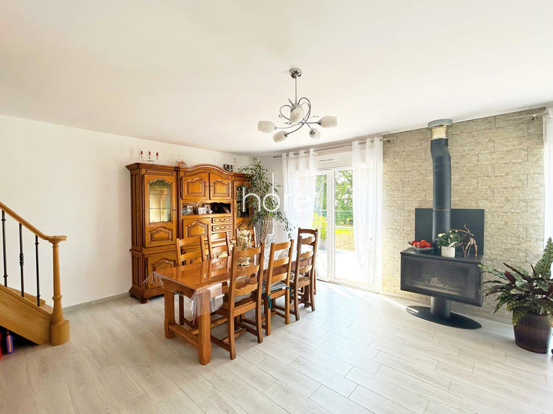 Maison contemporaine - 247 m² - 7 pièces