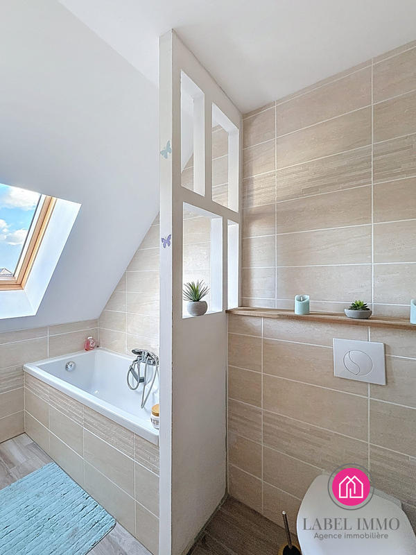 Maison - 162 m² - 9 pièces