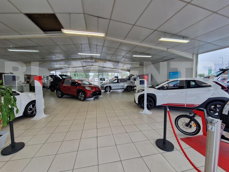 Local d'activités - 335 m² - 1 pièce