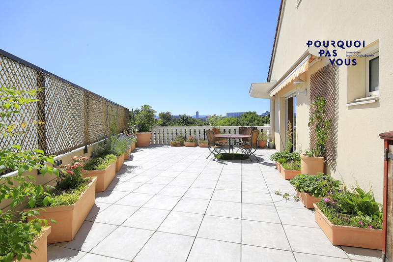 Appartement - 210 m² - 6 pièces